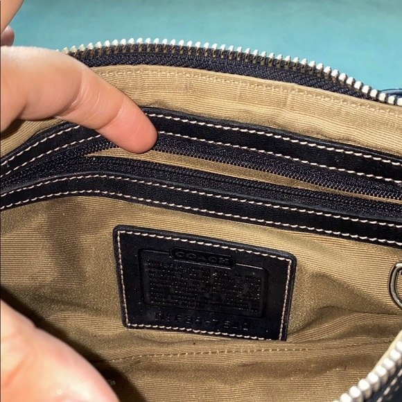 COACH SHOULDER BAG - Picture 8 of 9